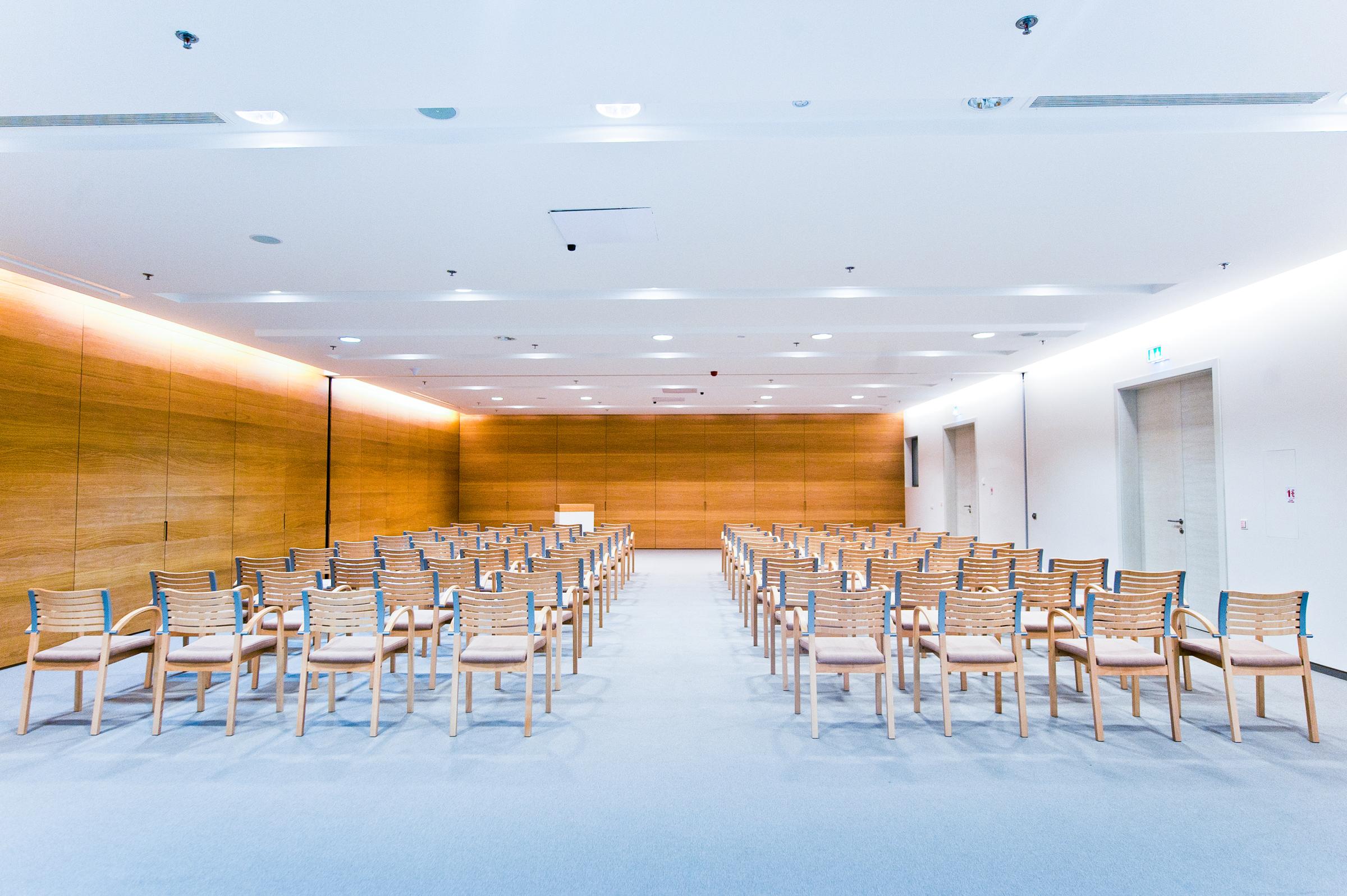 팔켄슈타이너 호텔&스파 이아데라 돈제페트레케인 외부 사진 The main conference room